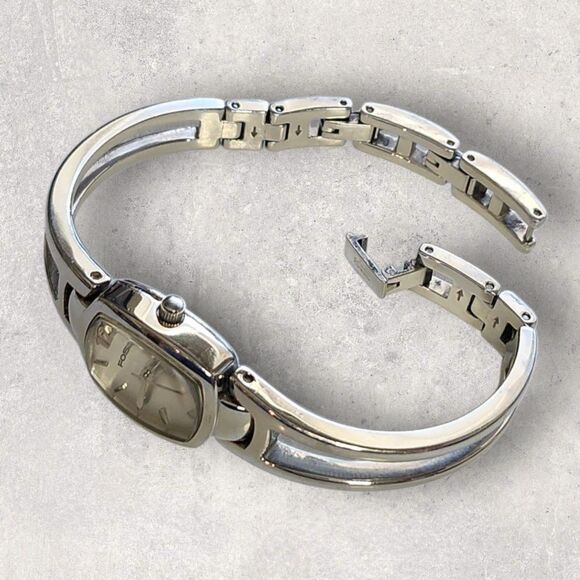 Women’s Vintage Fossil F2 Bracelet Watch Silver-Tone Oval Face Untested Parts - Picture 4 of 7